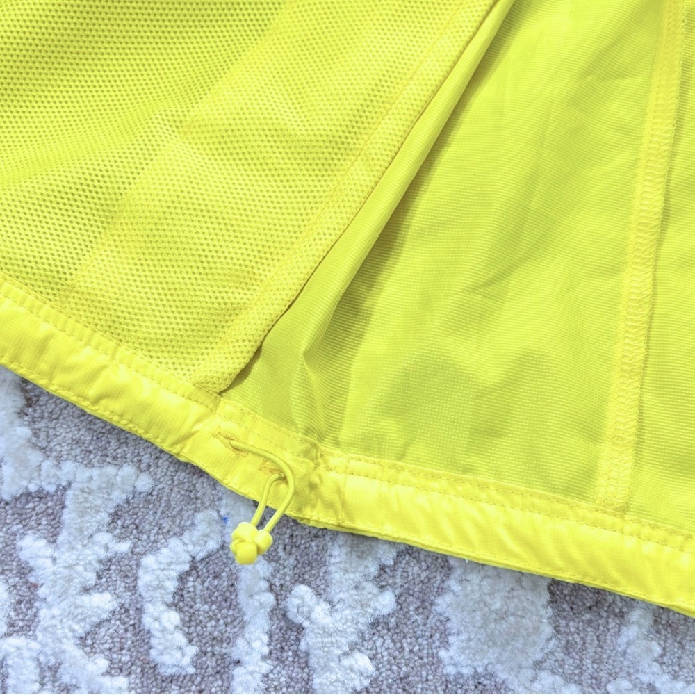 The North Face Women’s Flyweight Hoodie - Picture 10 of 15